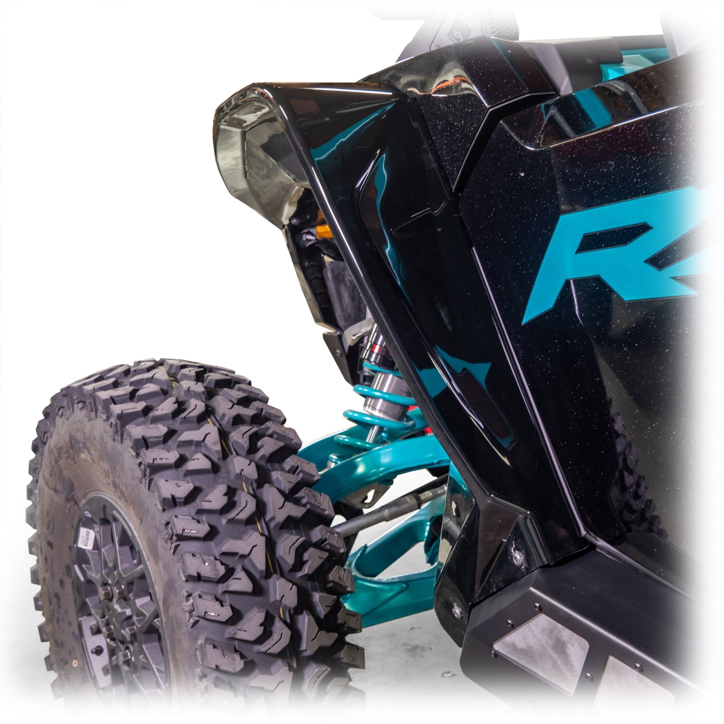 Polaris RZR wheels and extended fender clearance for 35″ tires