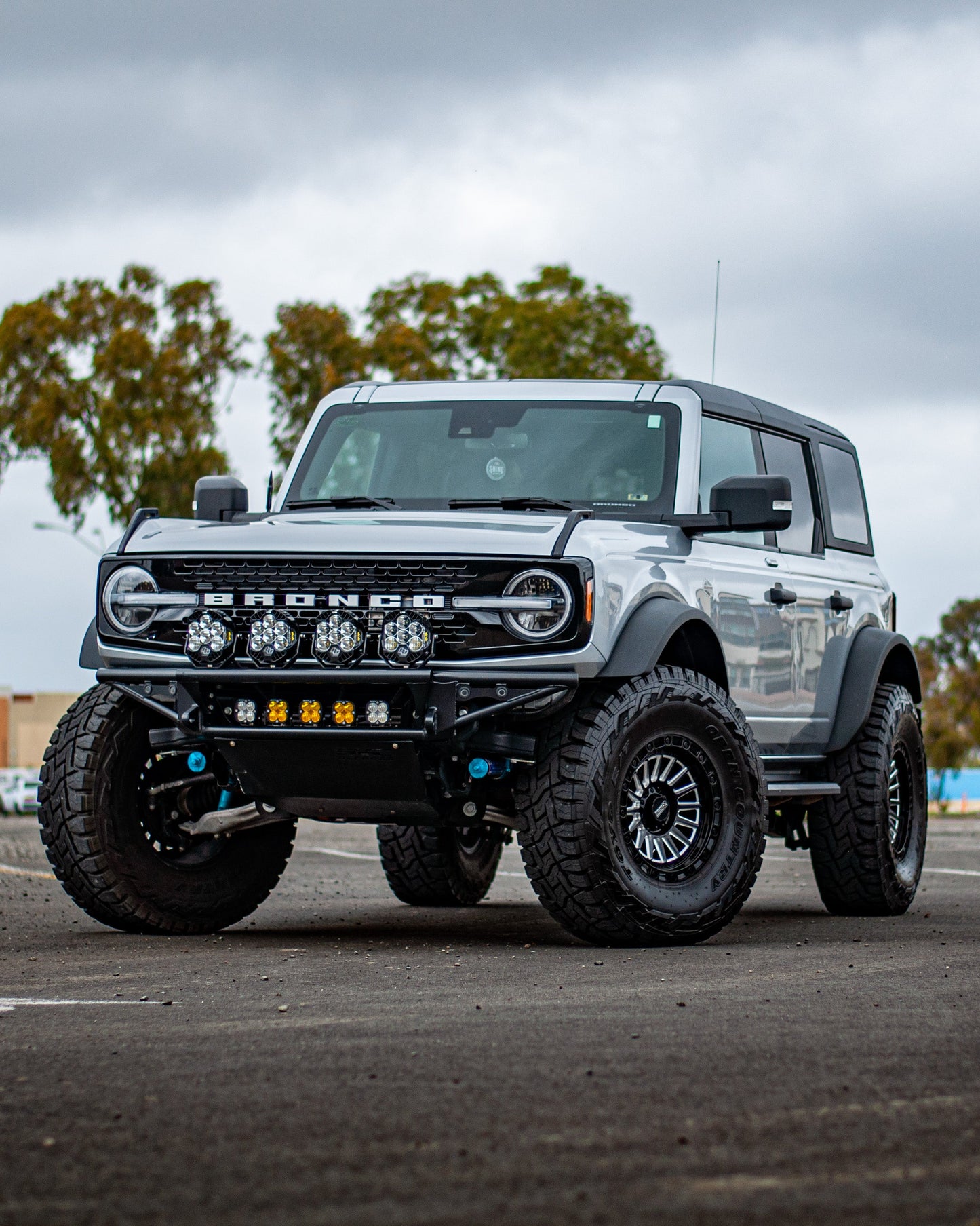 Rogue Truck | Satin Black Contrast Cut